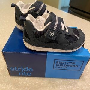 Stride Rite Motion Soft Sneakers - Great Condition